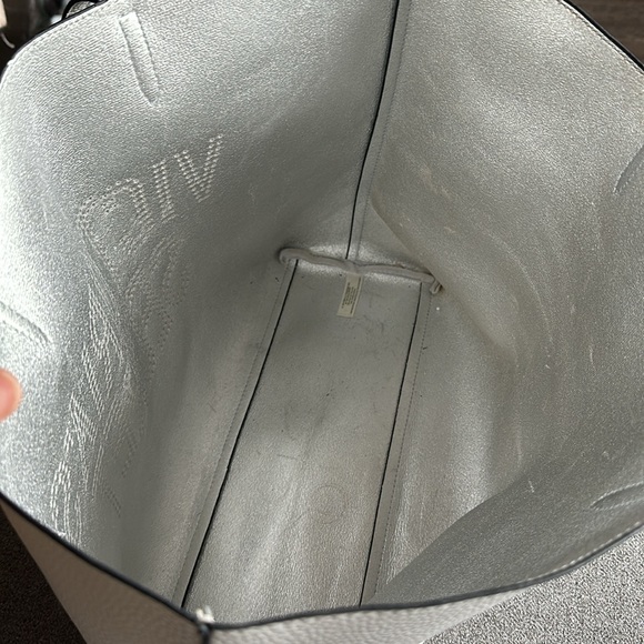 White Victoria Secret beach bag wedding purse soft and flexible approx 18” x 12” - Picture 5 of 6